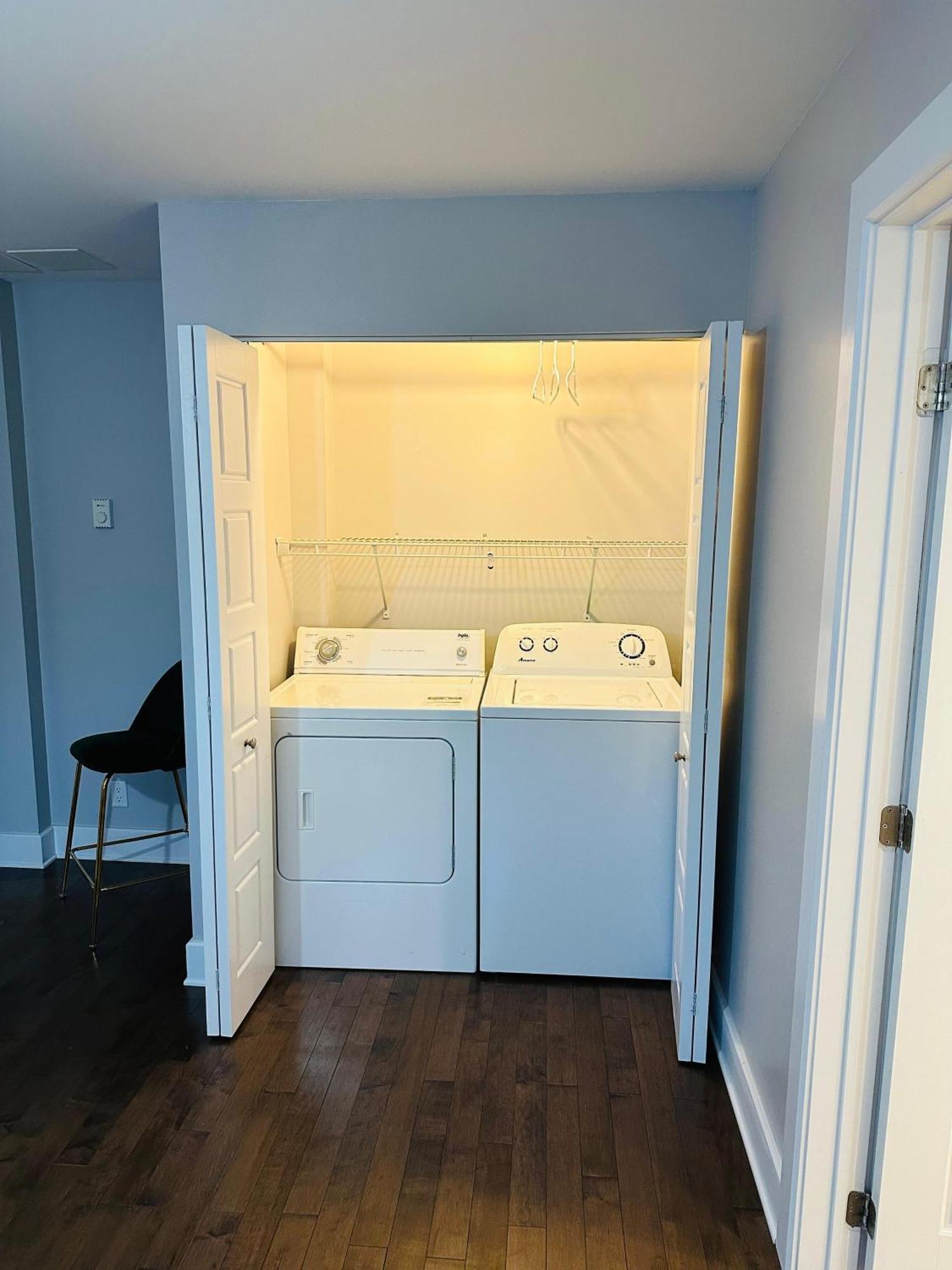 Urban Retreat - 2 Bedroom, 3 Beds, 6 Guests, Free Parking Longueuil Dış mekan fotoğraf