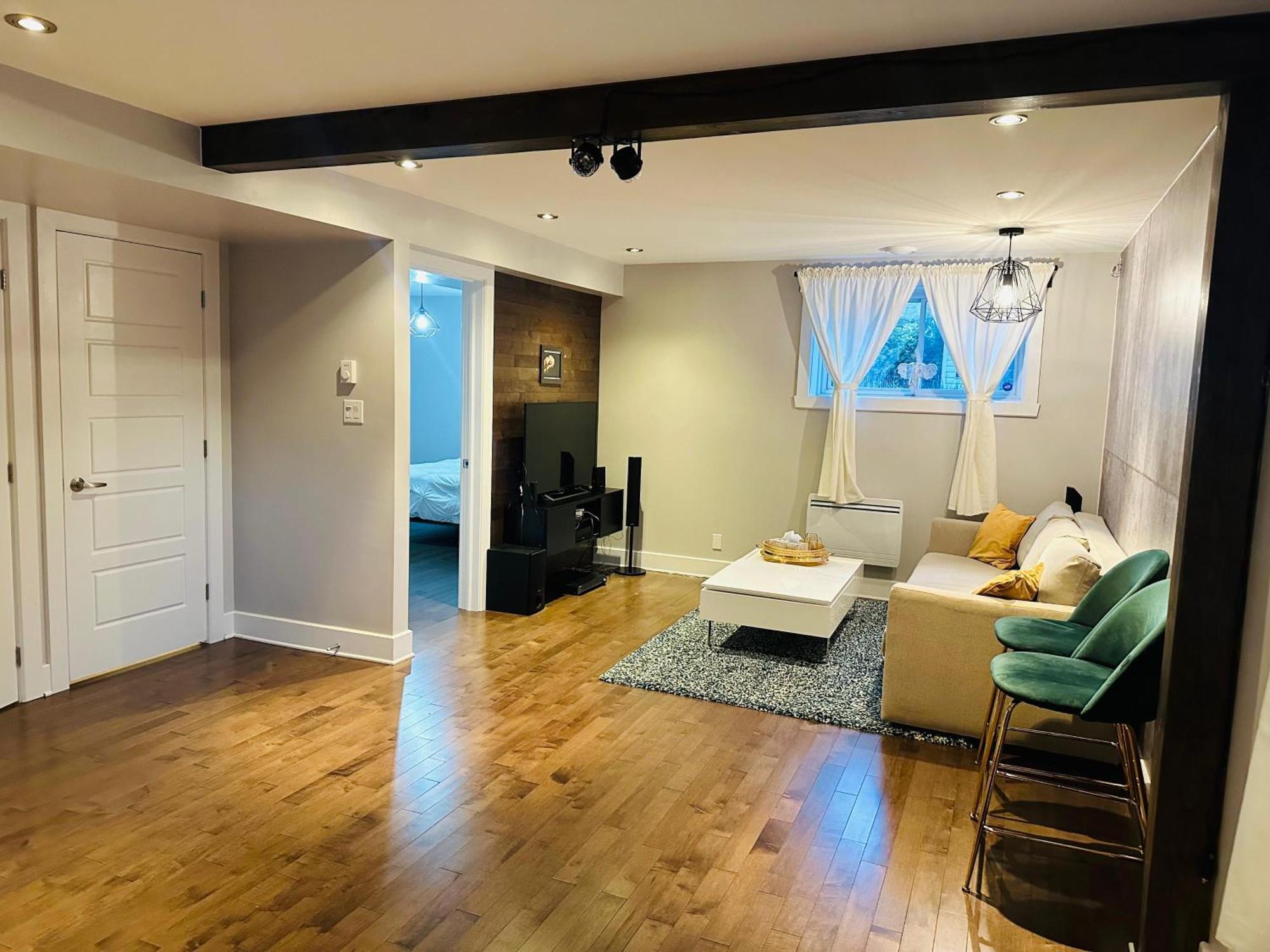 Urban Retreat - 2 Bedroom, 3 Beds, 6 Guests, Free Parking Longueuil Dış mekan fotoğraf