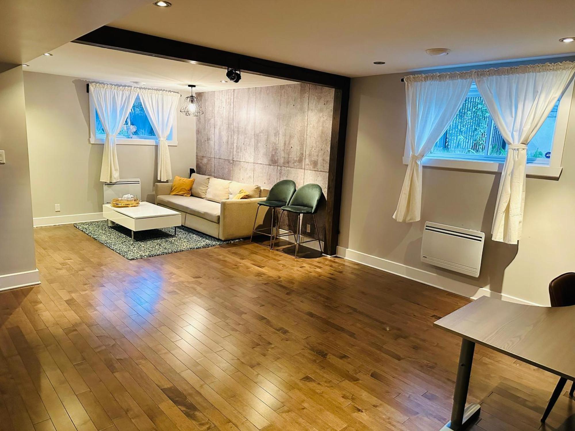 Urban Retreat - 2 Bedroom, 3 Beds, 6 Guests, Free Parking Longueuil Dış mekan fotoğraf